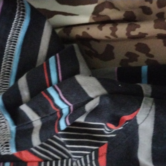 DC STRIPED AWESOME COLORFUL BOYS SIZE LARGE SHIRT - Picture 6 of 6